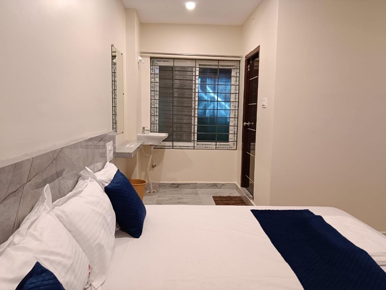 Отель Sri Ganesh Residency Тирупати Экстерьер фото