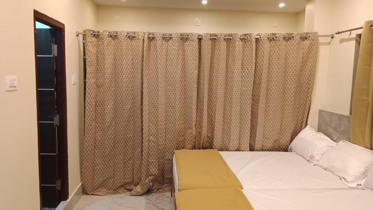 Отель Sri Ganesh Residency Тирупати Экстерьер фото